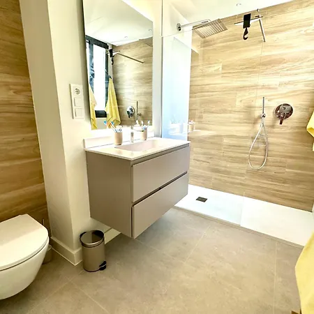 Lejlighed Stylish 3-bedroom In Azahar De Estepona
